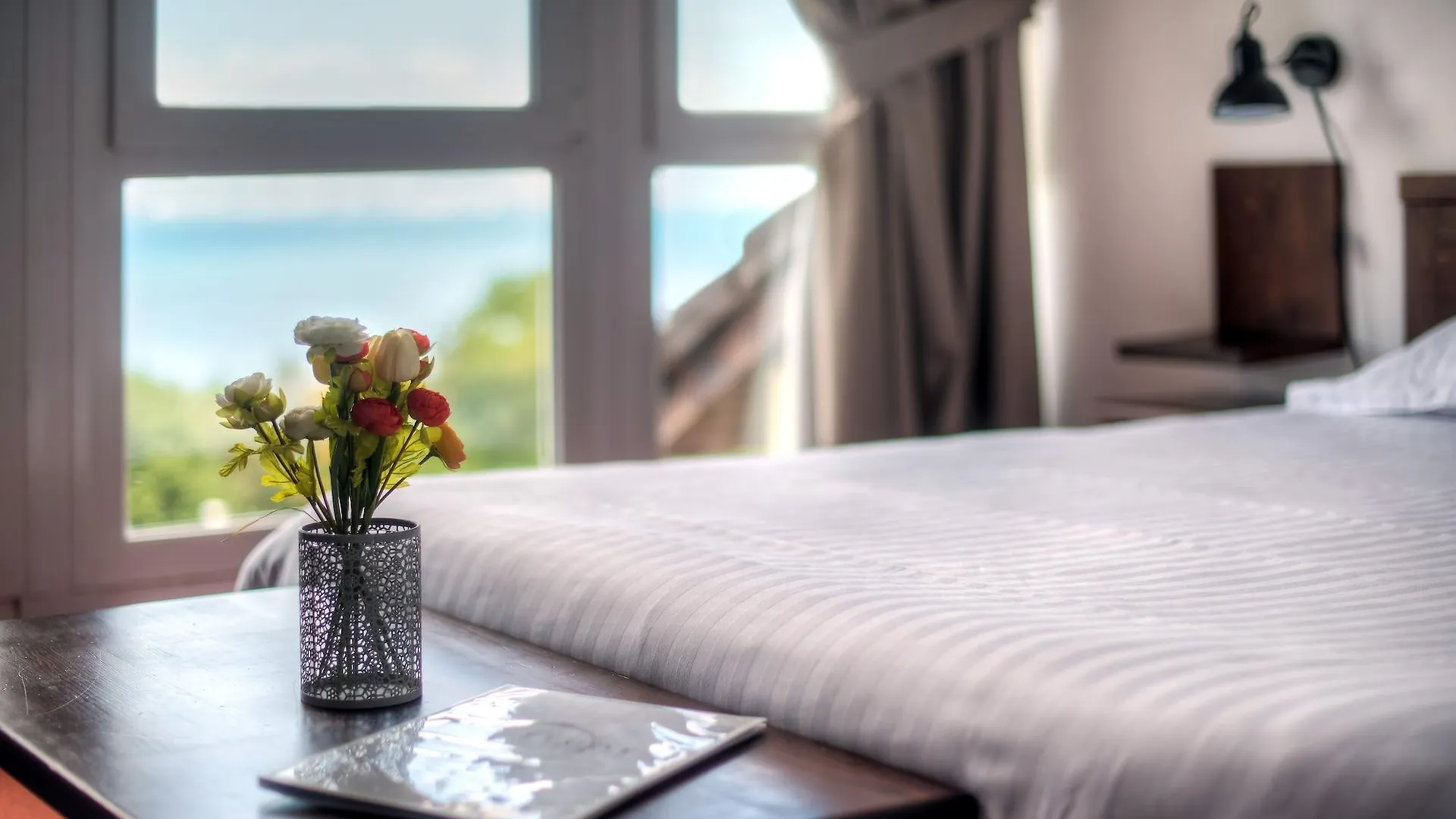 Zenitude Hôtel-Résidences Les Terrasses du Lac Évian-les-Bains Hotel